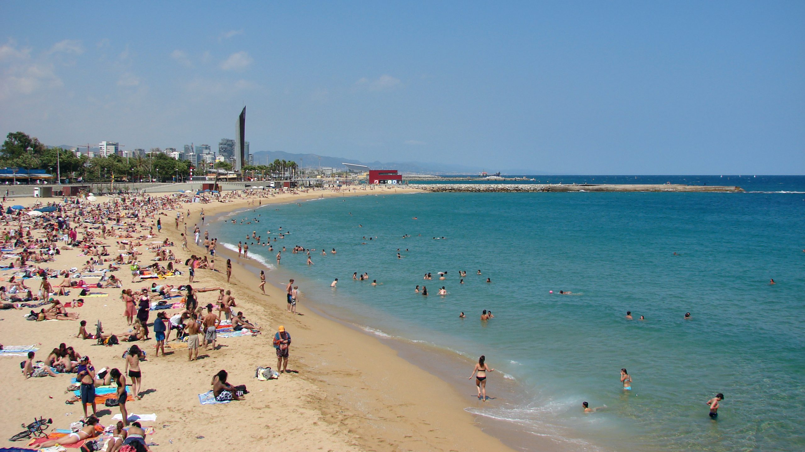 Short description of the Barcelona's beaches | Escape the routine
